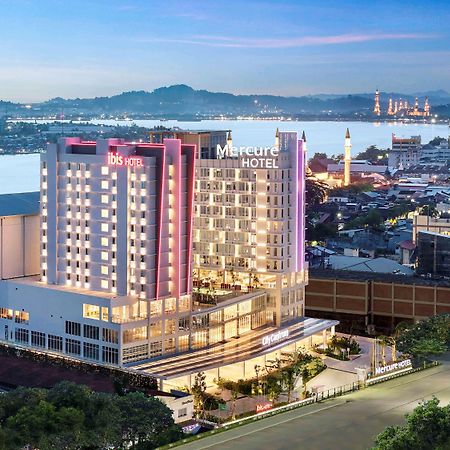 Ibis Samarinda Hotel Exterior photo