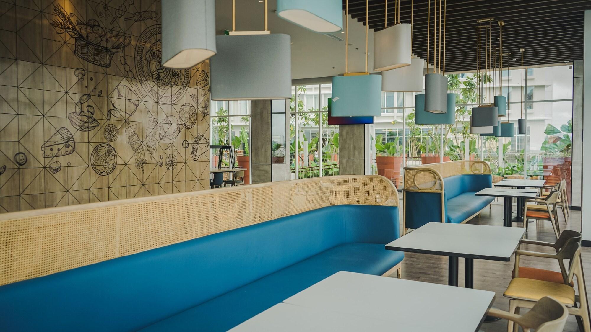 Ibis Samarinda Hotel Exterior photo