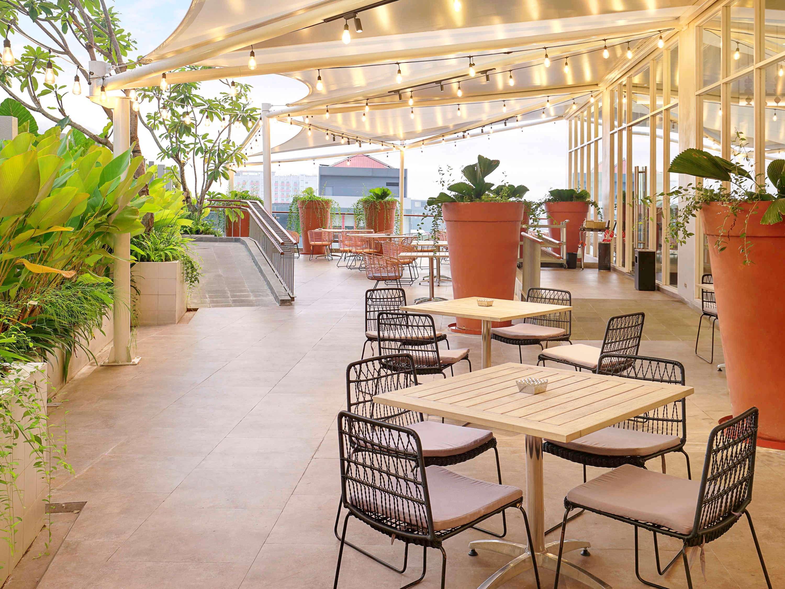 Ibis Samarinda Hotel Exterior photo